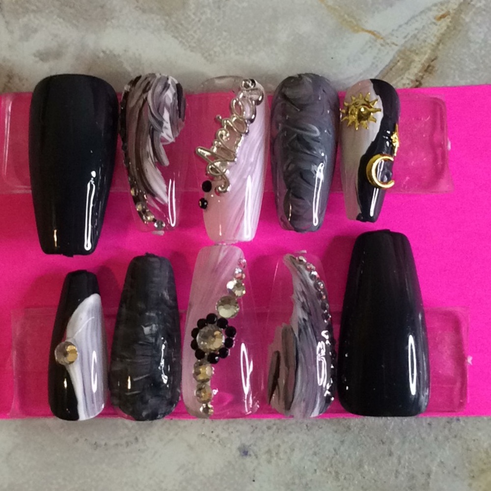 Short Black and Gray Aries Nails
